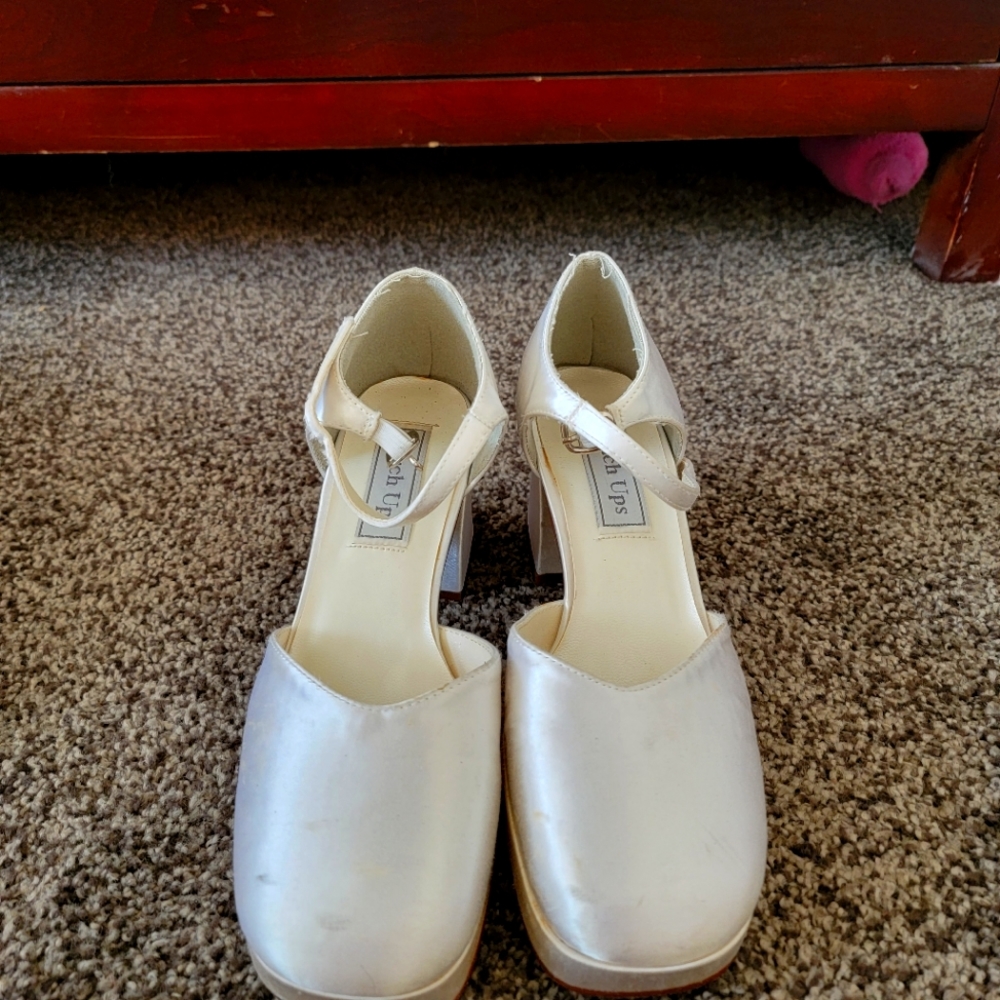 Touch ups wedding shoes from the 70's